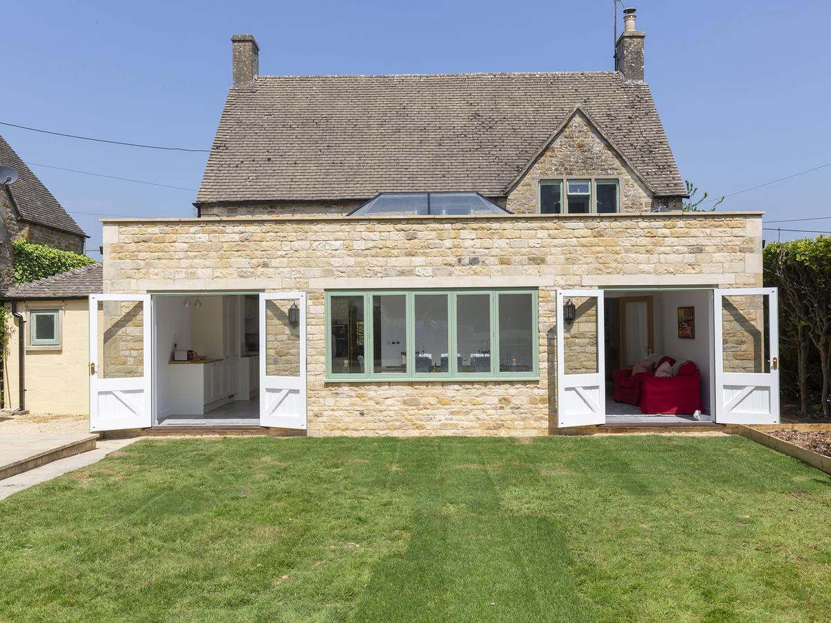 Villa South Winds Bourton-on-the-Water Esterno foto