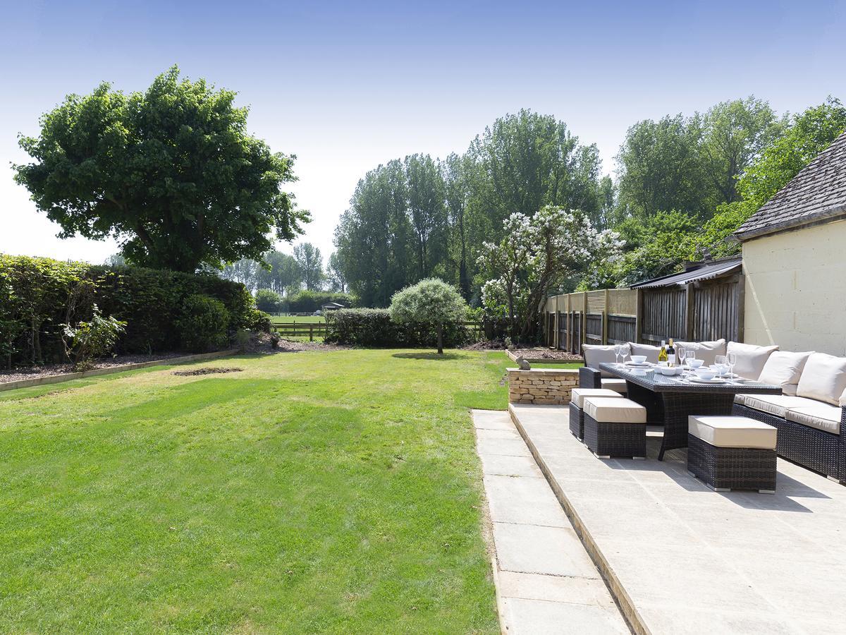 Villa South Winds Bourton-on-the-Water Esterno foto
