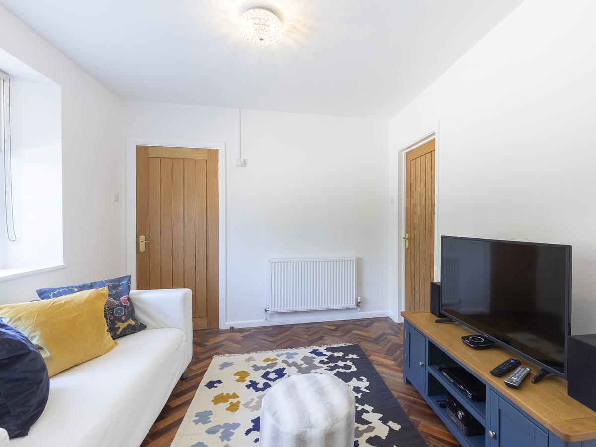 Villa South Winds Bourton-on-the-Water Esterno foto